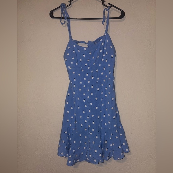 Wild Fable Blue Floral White Flower Mini Dress Tie Shoulder Size Medium - Picture 2 of 5